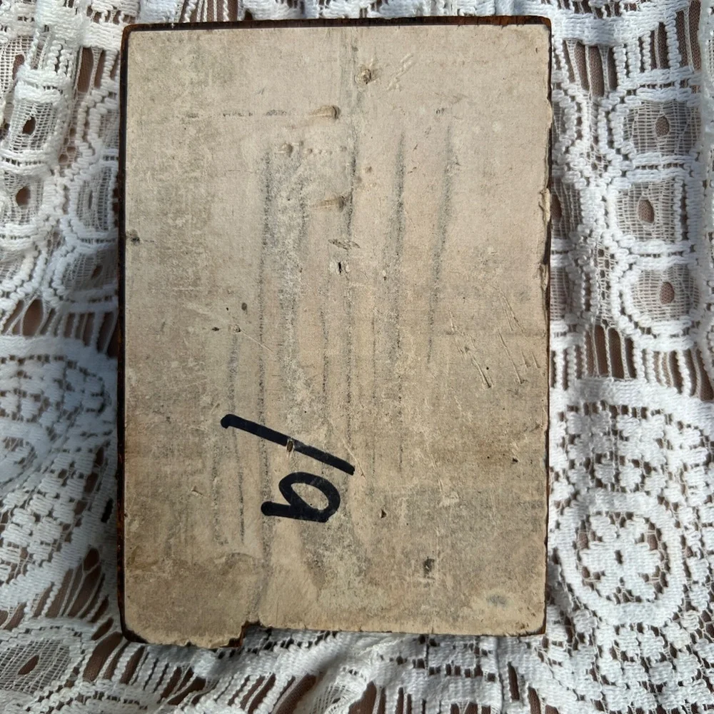 Vintage Wooden Block with Monument Design - Picture 5 of 5
